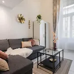 Szent Istvan 4*