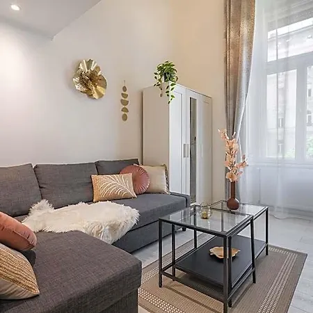 Szent Istvan 4*