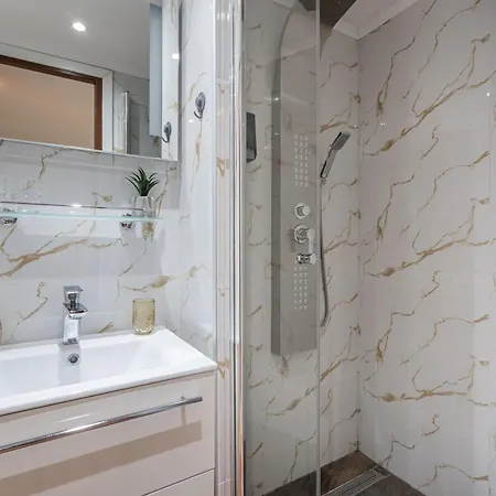 Szent Istvan 4*